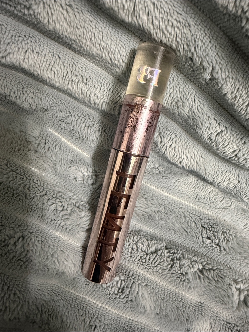 Fenty Beauty Lip Gloss - BREAD WINNER 05